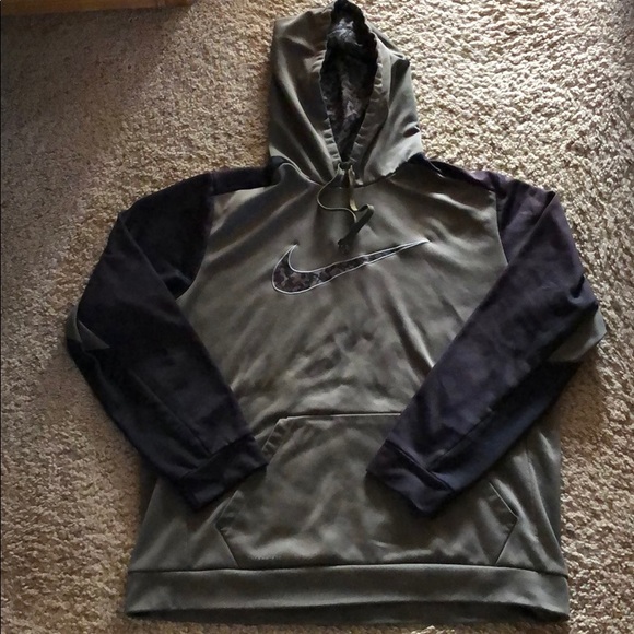 Two Nike hoodies - Picture 2 of 7
